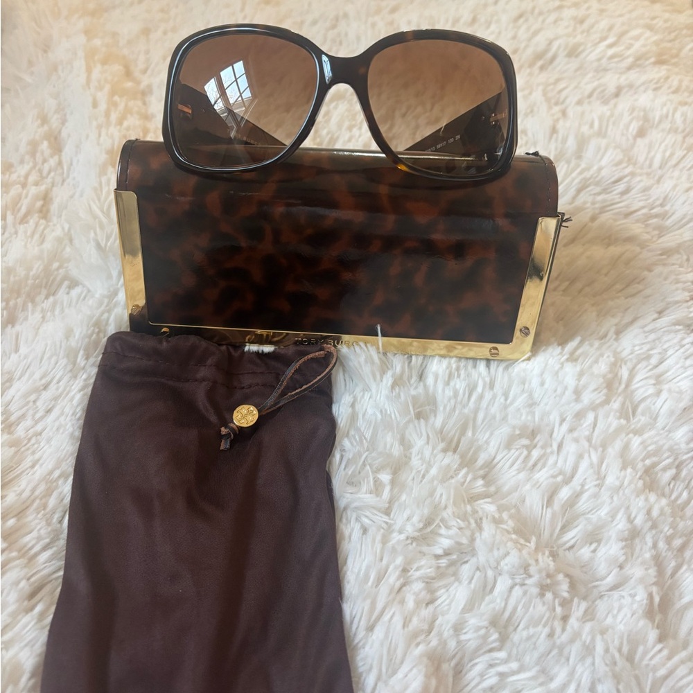 Tory Burch Brown and Gold Sunglasses in excellent condition. No scratches